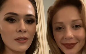 Санина (на фото слева) имеет опыт сотрудничества с Тиной Кароль