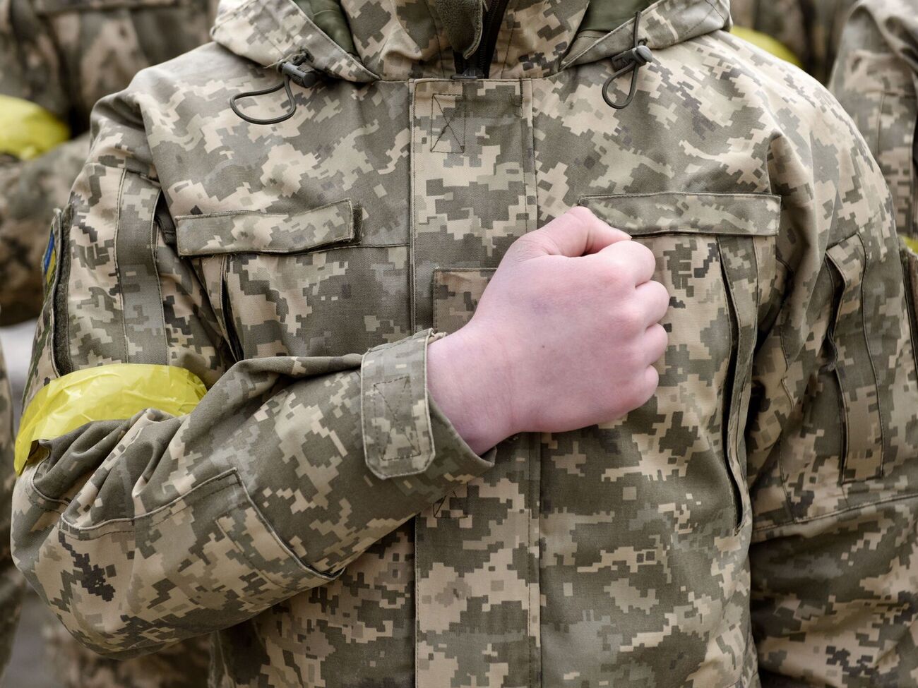 Сейчас в обществе царит мнение, что война только для бедных, отметила военный юрист