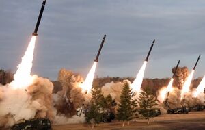 КНДР применила сверхбольшие реактивные системы залпового огня KN-25