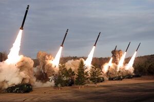 КНДР застосувала надвеликі реактивні системи залпового вогню KN-25