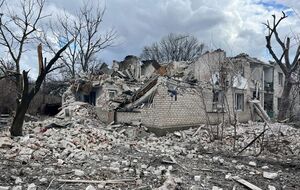 Всего за сутки россияне 10 раз обстреляли населенные пункты Донецкой области