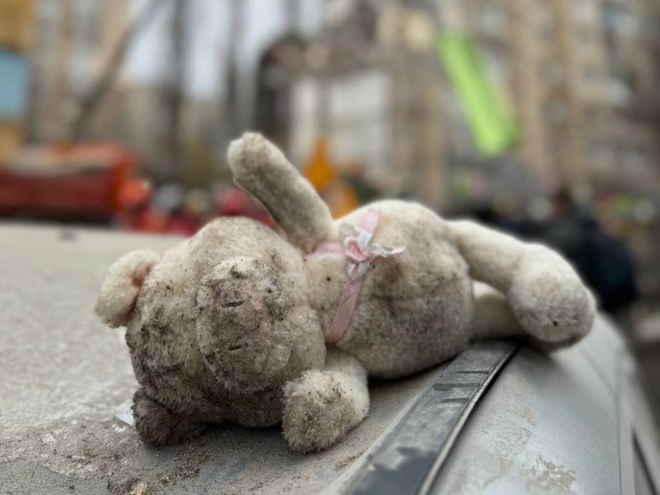 В Одесі під час розбирання завалів житлового будинку після удару російського Shahed виявили тіло дитини