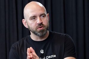 Все следят за ходом нашей войны. Одни – потому, что боятся оказаться в роли следующей жертвы, другие – потому, что примеряют на себя китель агрессора