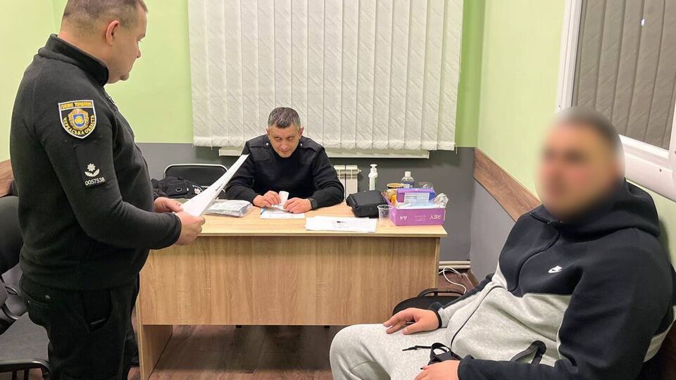 Порушниками виявилися четверо громадян віком від 24 до 28 років, зазначили в поліції