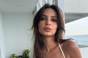 Ратаковски показала свежую съемку