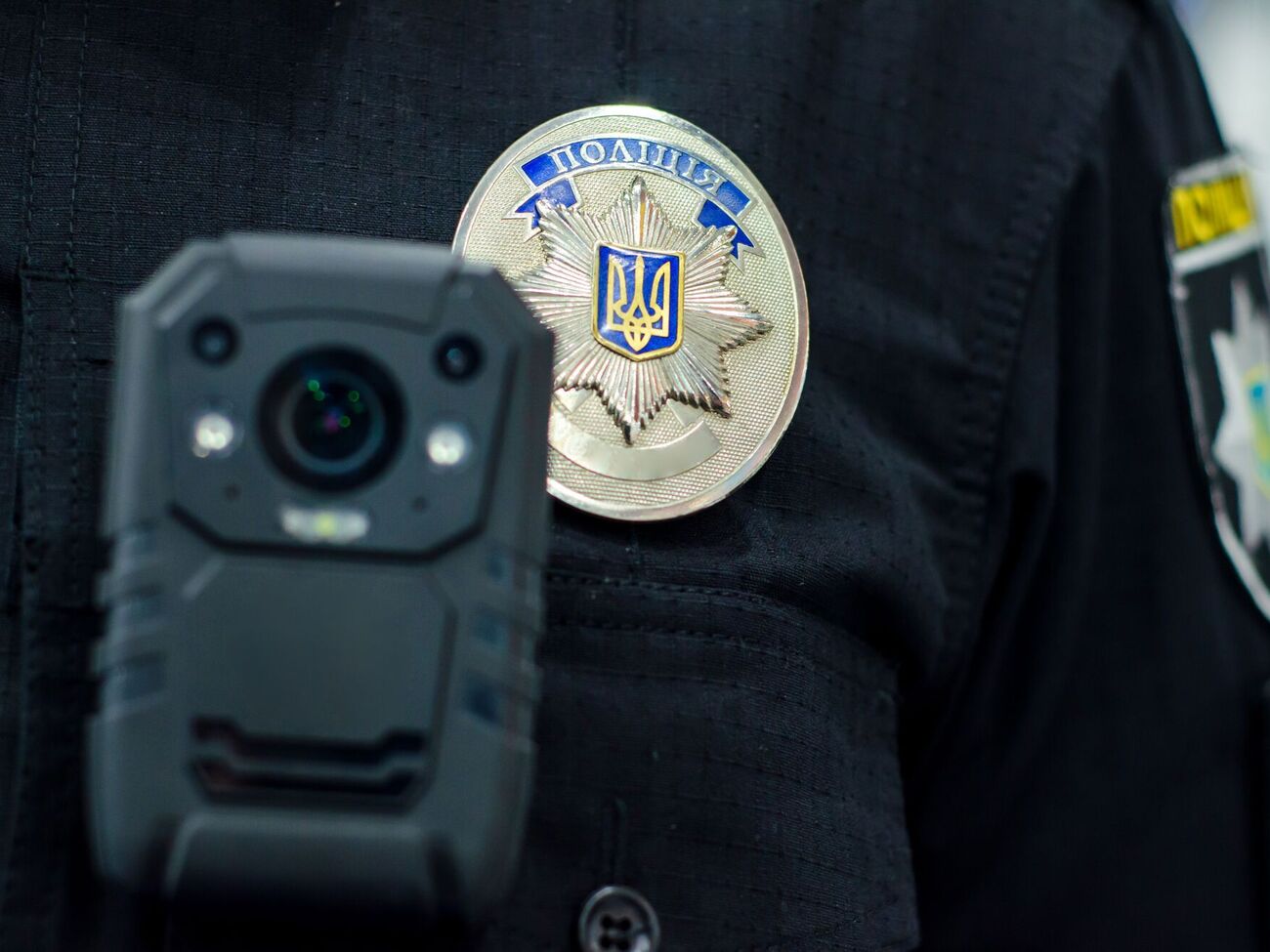 Патрульні встигли відібрати гранату, яку чоловік погрожував підірвати