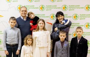 Новорожденный мальчик стал седьмым в семье, а его мать – 10-я из 13 детей