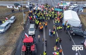 Движение транспорта в пункте пропуска полностью перекрыли сегодня утром