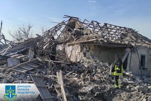 Предварительно, российские оккупанты обстреляли Горняк и Максимовку управляемыми авиабомбами КАБ-500, отметили в прокуратуре