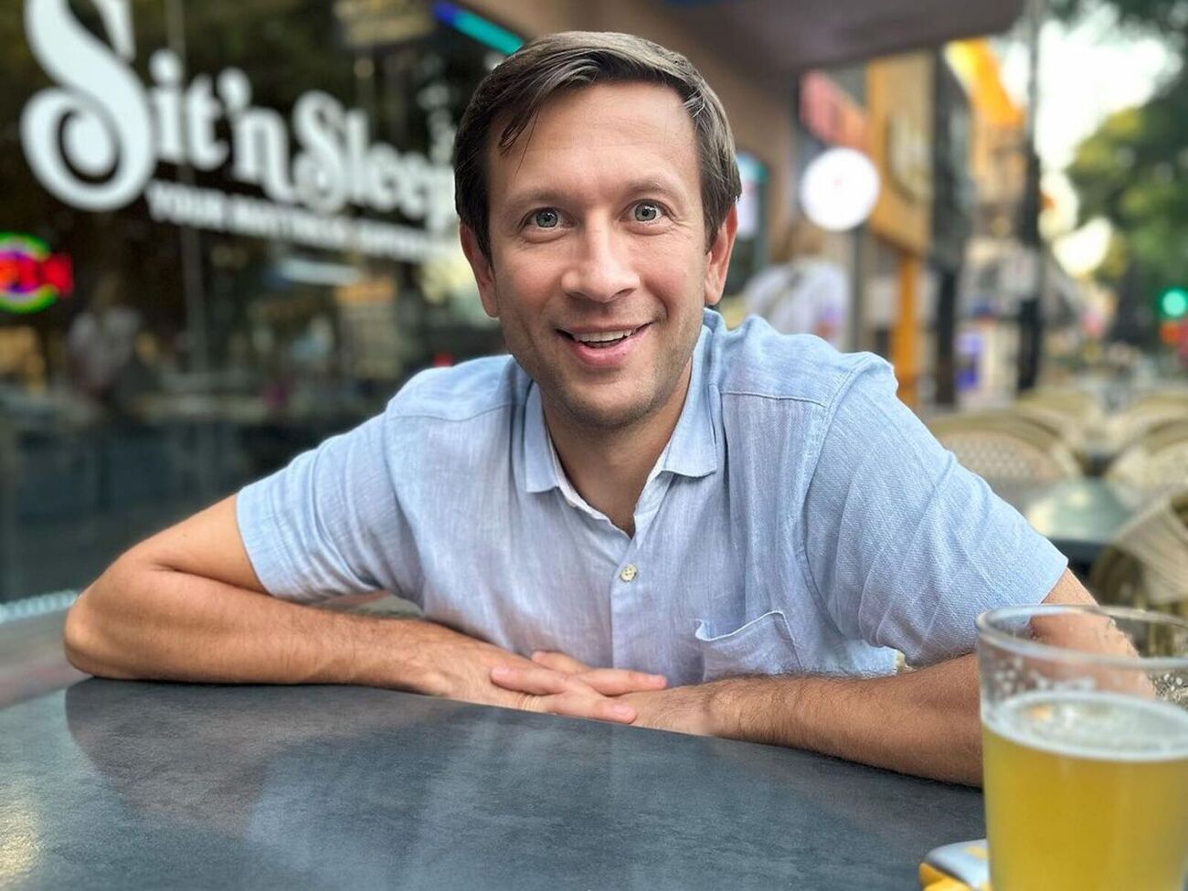 За словами Ступки, 23 лютого 2022 року він повертався в Україну, але "коли був у небі, відбулося повномасштабне вторгнення Росії" і він не став перетинати кордон