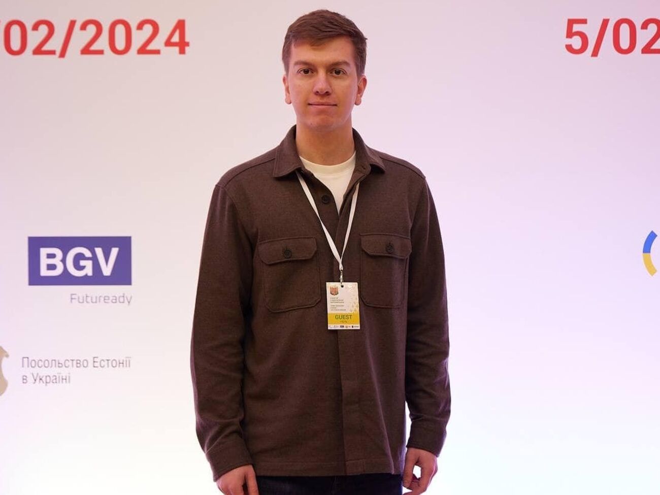 Кунаев говорит, что иностранец облил его водой