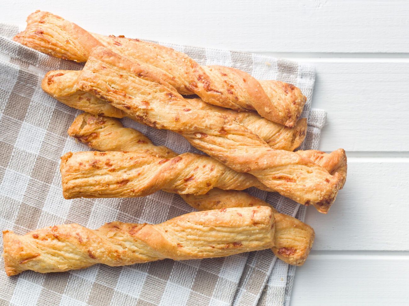 Палички подають гарячими