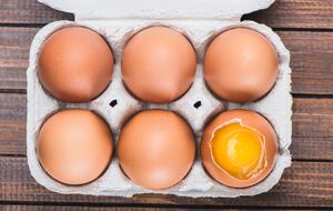 Если яйца испортились, их следует выбросить