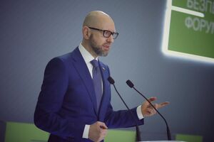 Яценюк – Джонсону: Я тоже был спикером. Господин спикер, мир смотрит на вас