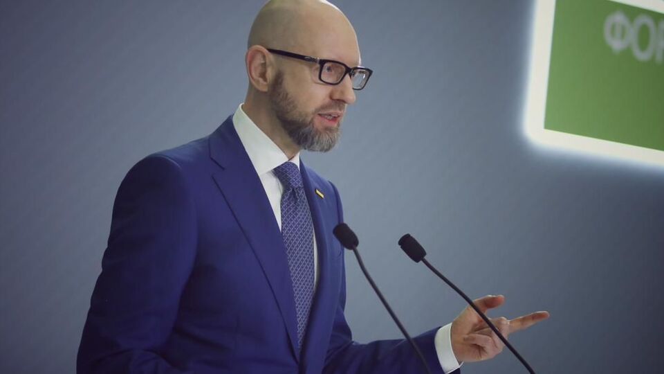 Яценюк – Джонсону: Я тоже был спикером. Господин спикер, мир смотрит на вас