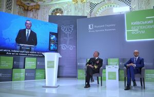 Столтенберг выступил на Киевском форуме по безопасности