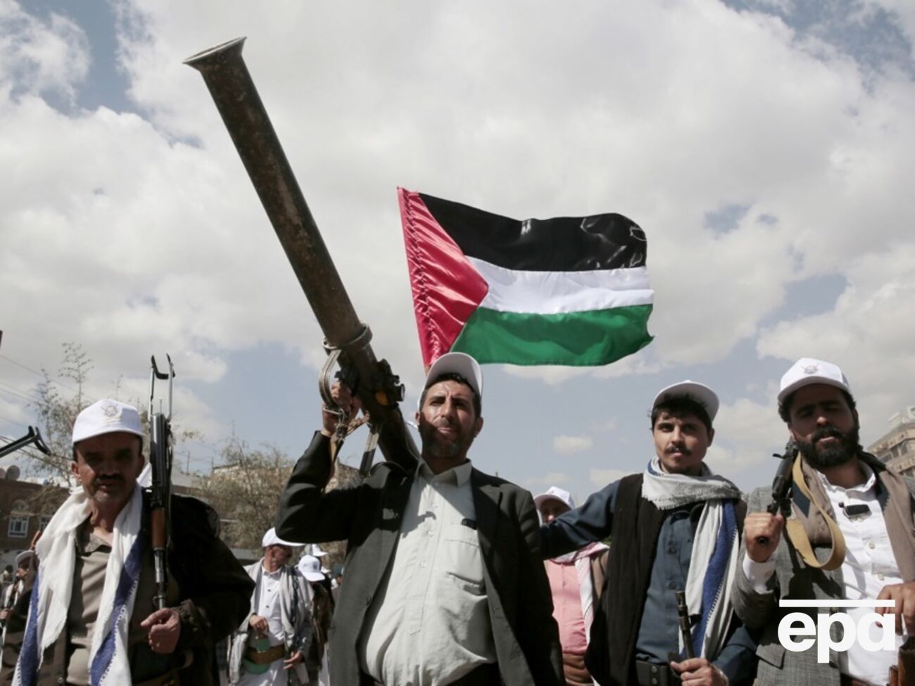 Повстанцы в Йемене обещали кораблям из КНР и РФ безопасный проход