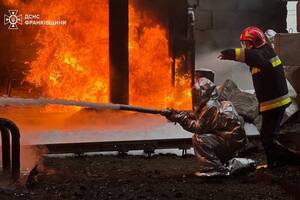 В Івано-Франківську, за даними ДСНС, двоє постраждалих