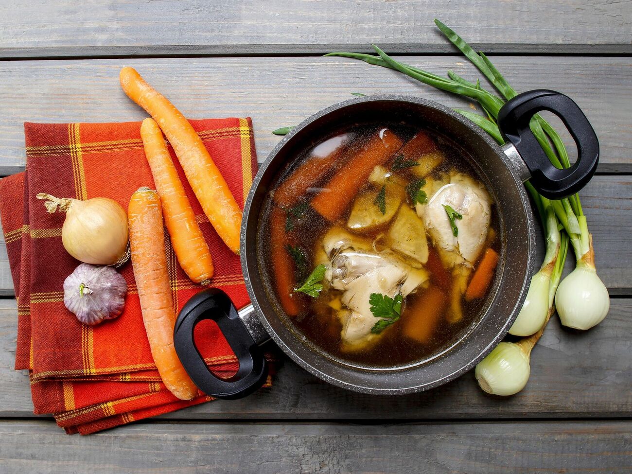 Бульйон не можна зберігати з овочами, звареними в ньому