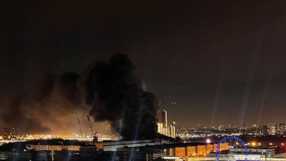 На місці стрілянини почалася пожежа