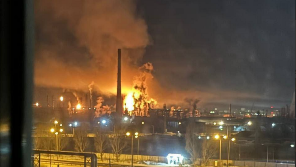 Під Самарою в Росії вночі спалахнув черговий НПЗ