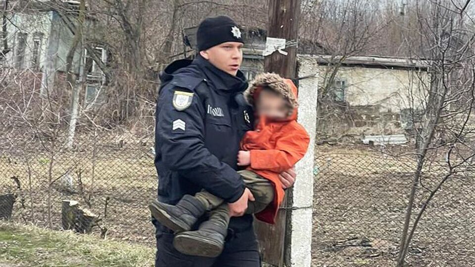 Дитину, яка зникла ввечері, поліцейські знайшли, коли розвиднілося