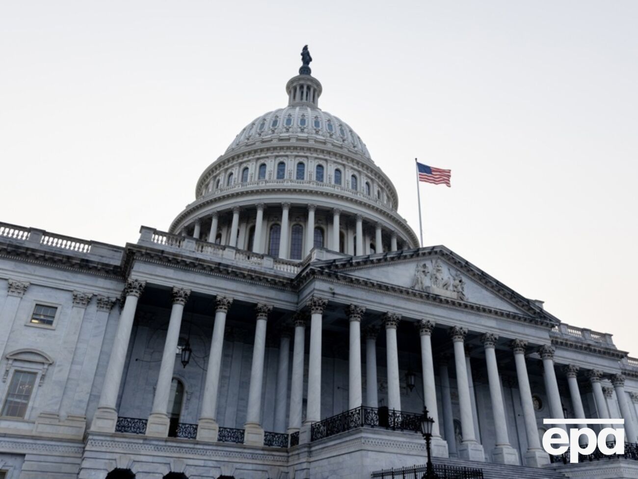 Сенат утвердил финансирование правительственных структур США до сентября