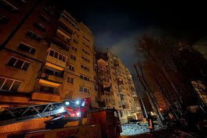 Унаслідок російського обстрілу в Запоріжжі зруйновано та пошкоджено об'єкти інфраструктури, розбито 10 приватних будинків і понад 35 багатоповерхівок