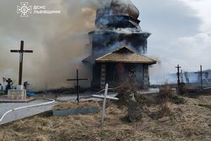 Храм, що згорів, розташовувався на місцевому цвинтарі