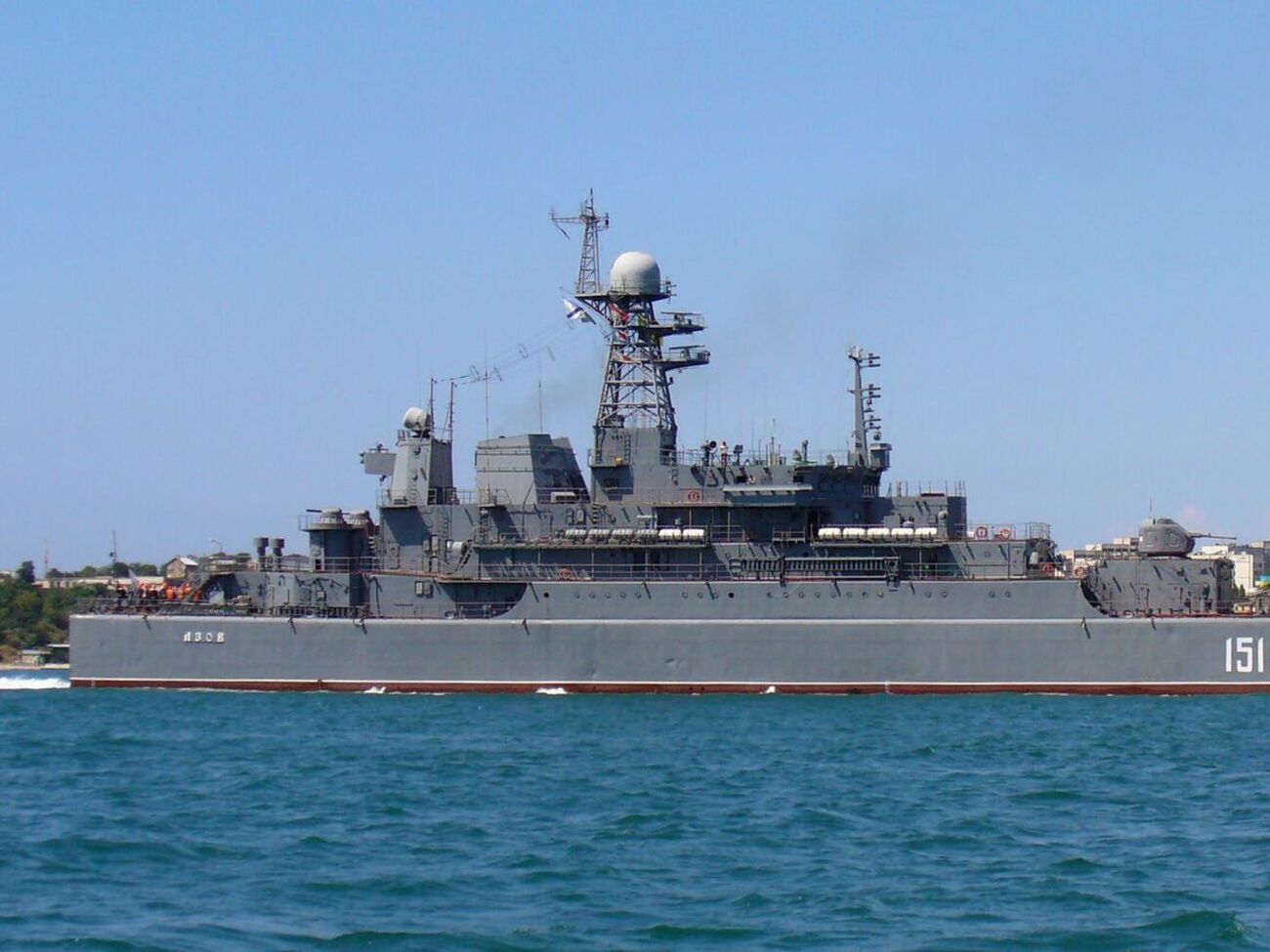 БДК "Азов" поражен в результате ракетного удара ВСУ по Севастополю