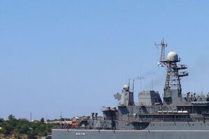 БДК "Азов" поражен в результате ракетного удара ВСУ по Севастополю