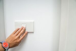 Тепла й вітряна погода дає змогу забезпечити потужністю всіх споживачів і не обмежувати електроспоживання
