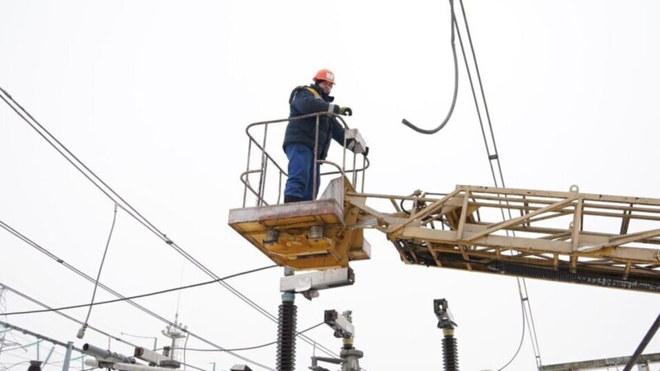 Енергосистема України цієї весни знов страждає від російських атак