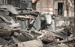 Часть здания Академии декоративно-прикладного искусства и дизайна в Киеве разрушена российской ракетой