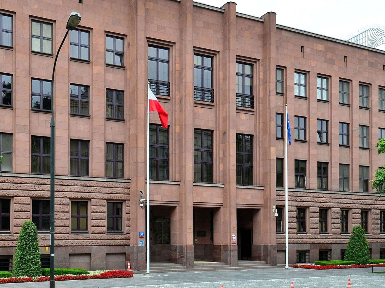 Польські дипломати (на фото - МЗС Польщі) мають намір передати ноту в інший спосіб
