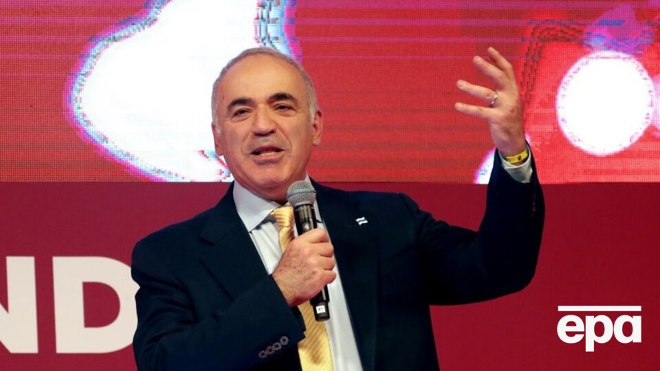 Каспаров упомянул Путина и "пьяного" Медведева