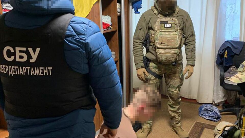 Унаслідок спецоперації СБУ затримала чоловіка в Київській області, його підозрюють у держзраді