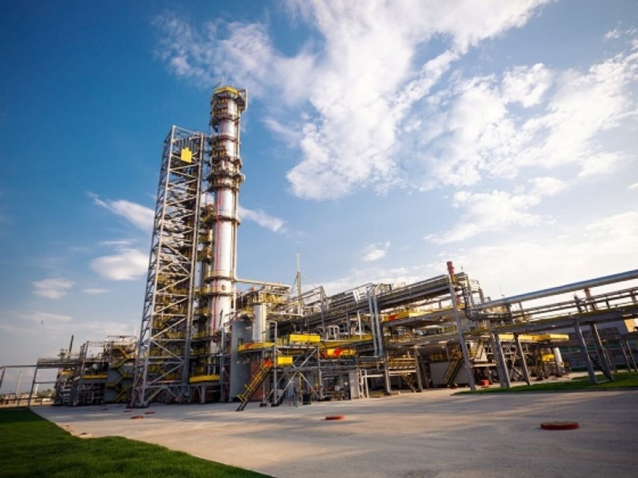 НПЗ в Самаре принадлежит "Роснефти"