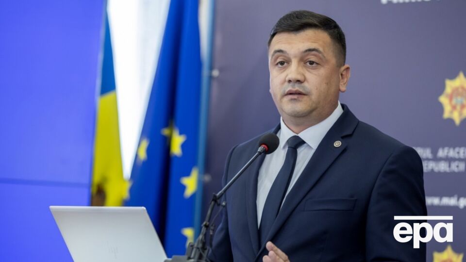 Эфрос подчеркнул, что сейчас "никаких признаков военной угрозы нет"