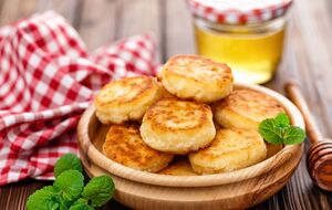 Клопотенко: Если приобретаете сыр в магазине, выбирайте продукт жирностью 9%, желательно однородной структуры