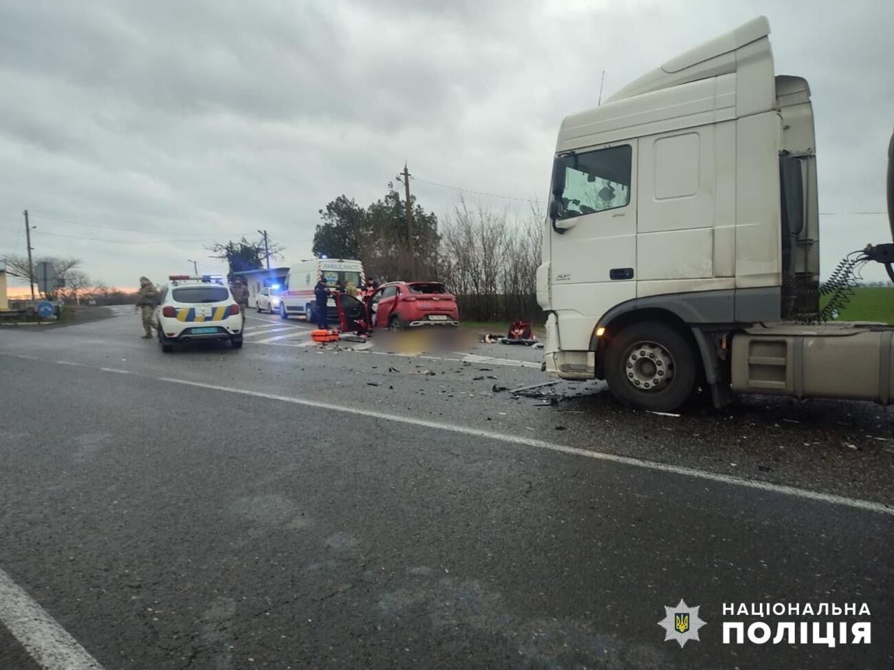 Одна дитина з легковика вижила, зазначили в поліції