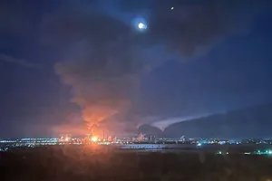 Малюк заявив, що російські НПЗ й далі горітимуть