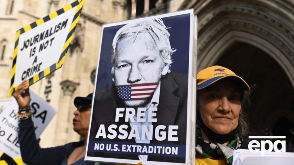 США вимагають видання Ассанжа, щоб судити за шпигунство