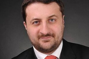 СБУ активно играет против россиян и имеет ощутимые успехи. А они могут отвечать только "заочными арестами"