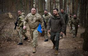 Зеленський заслухав доповідь командувача оперативно-тактичного угруповання "Сіверськ" Красильникова, зазначили в ОП