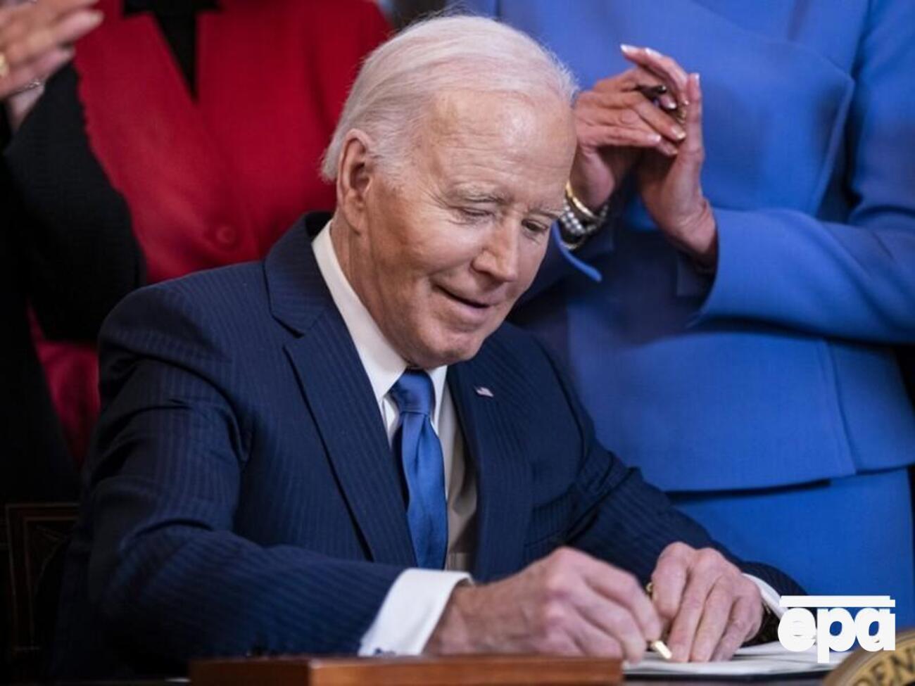 Байден продлил санкции против РФ, введенные еще Обамой