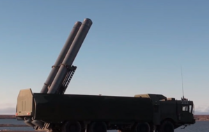 Береговой ракетный комплекс "Бастион" – один из вариантов для запуска российских ракет "Циркон", которые по своему назначению являются противокорабельными, напомнил Евлаш