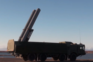 Береговой ракетный комплекс "Бастион" – один из вариантов для запуска российских ракет "Циркон", которые по своему назначению являются противокорабельными, напомнил Евлаш