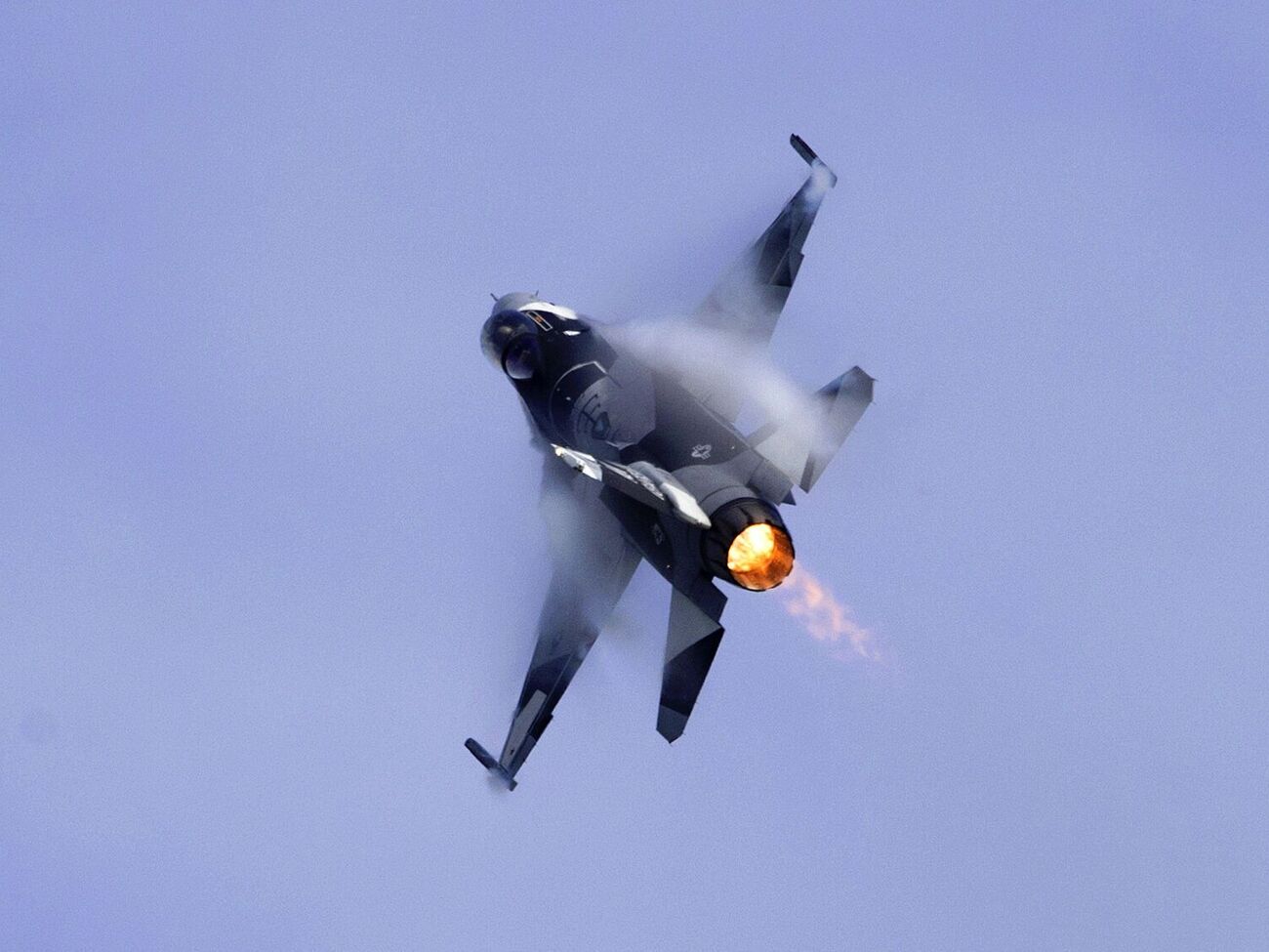 Сначала были планы, что F-16 появятся в Украине в середине лета, отметил Кулеба