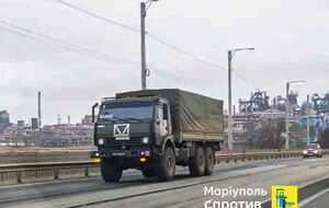 За оцінкою Андрющенка, окупанти можуть перекидати підкріплення через Маріуполь під Токмак